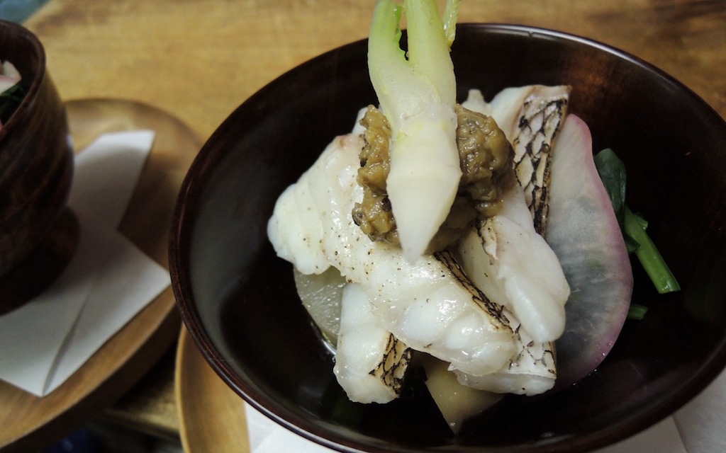 大分　天然いけ締め　真鯛 焼き霜　お椀仕立て